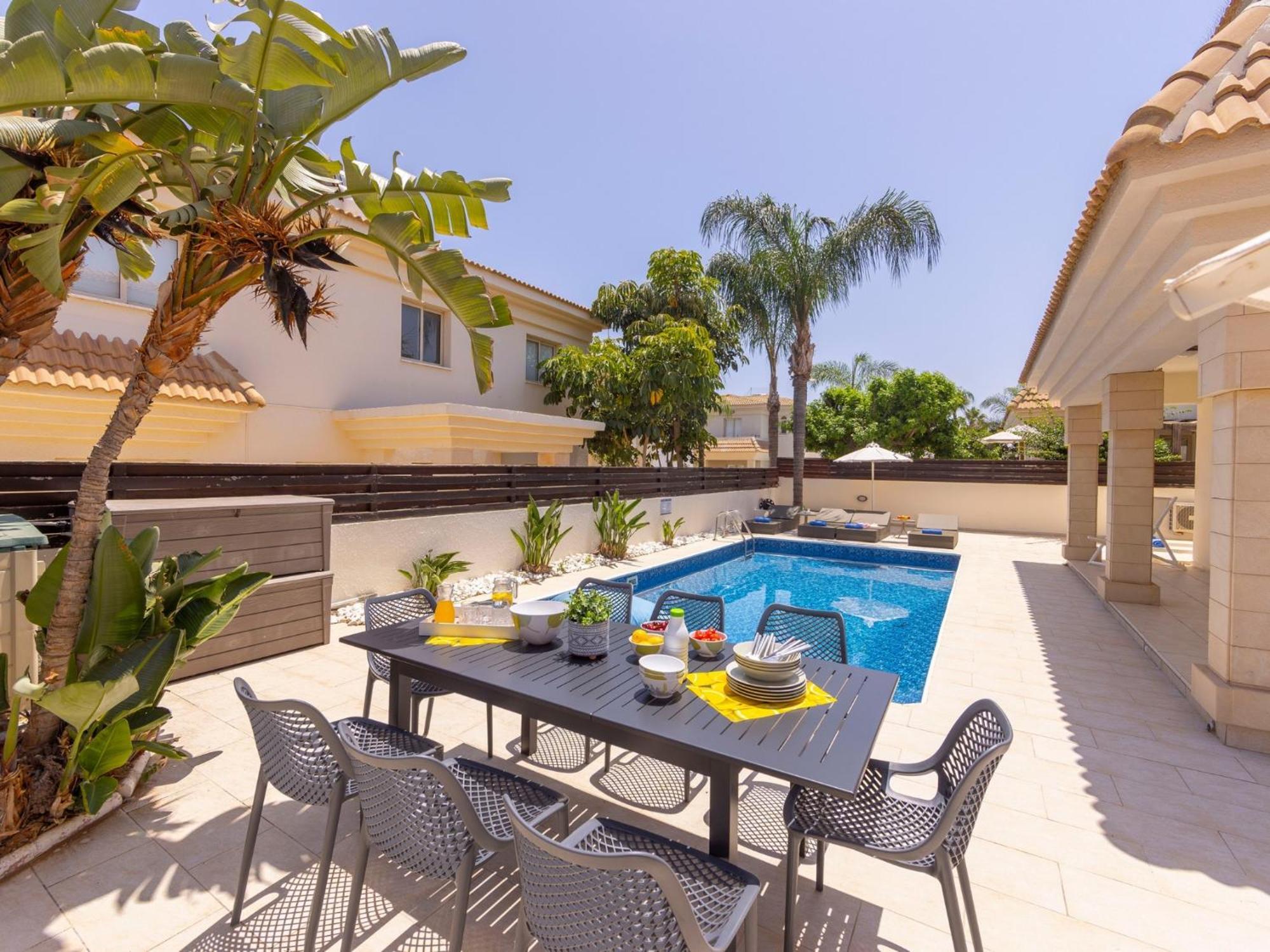 Villa Malama Paralimni Exterior photo