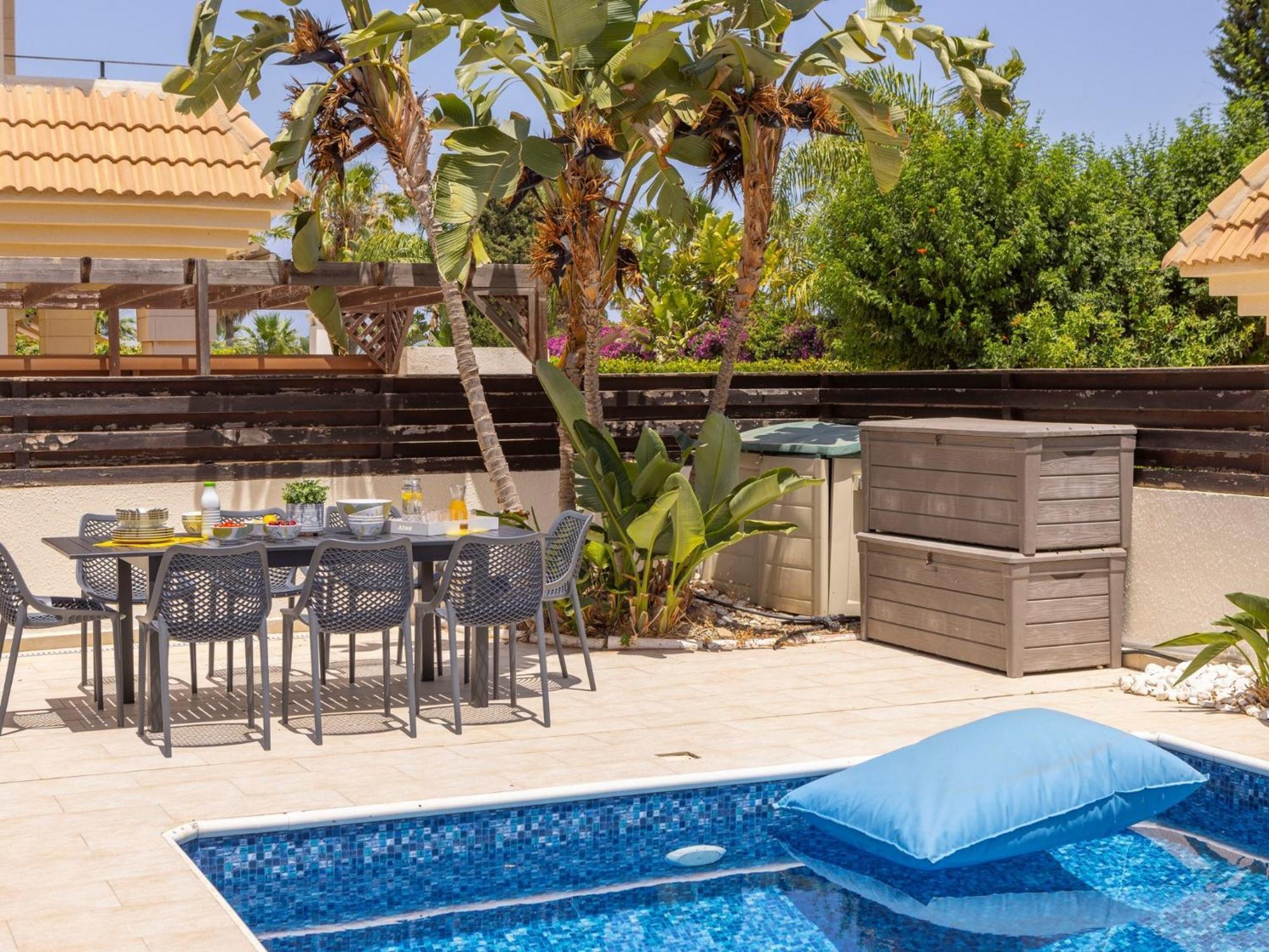 Villa Malama Paralimni Exterior photo