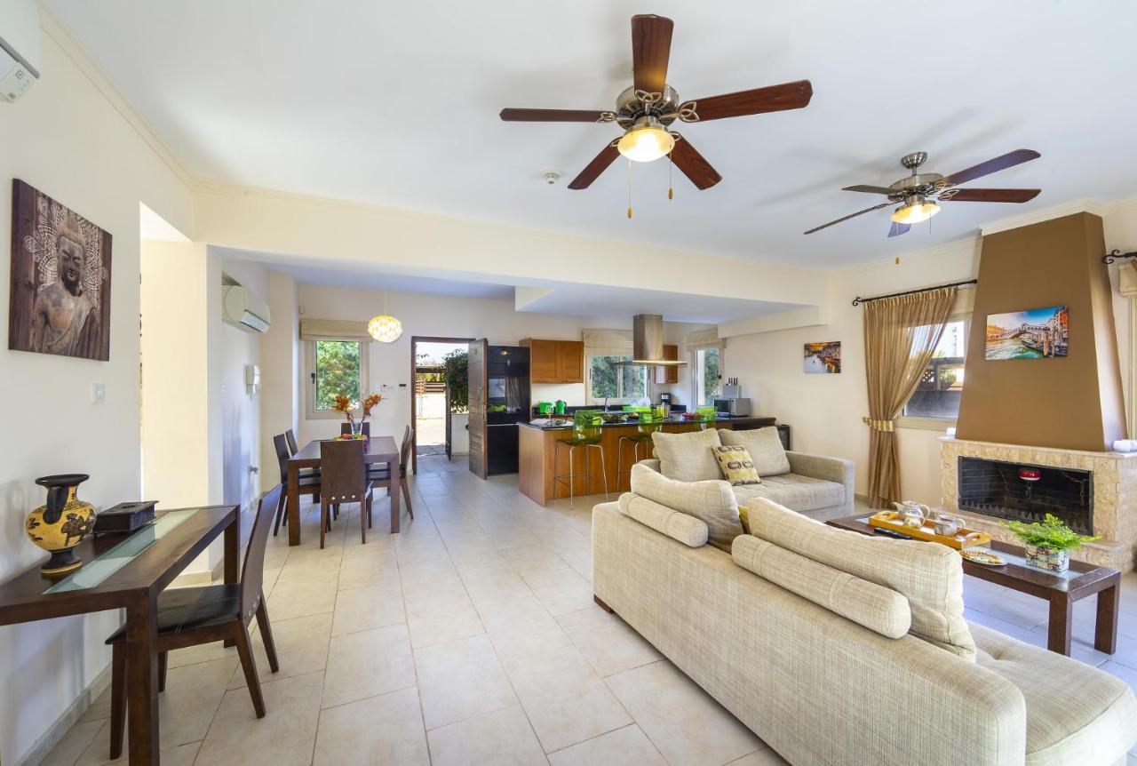 Villa Malama Paralimni Exterior photo