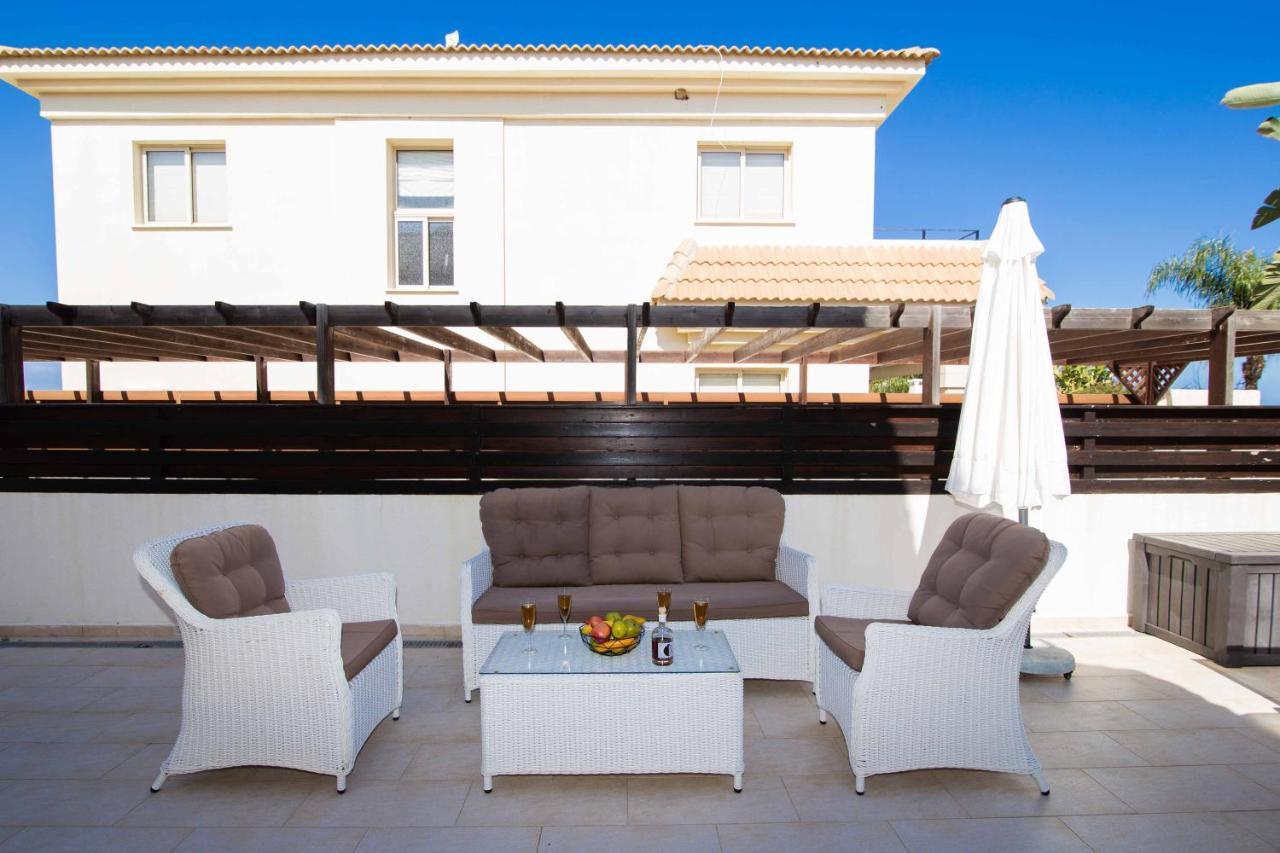 Villa Malama Paralimni Exterior photo
